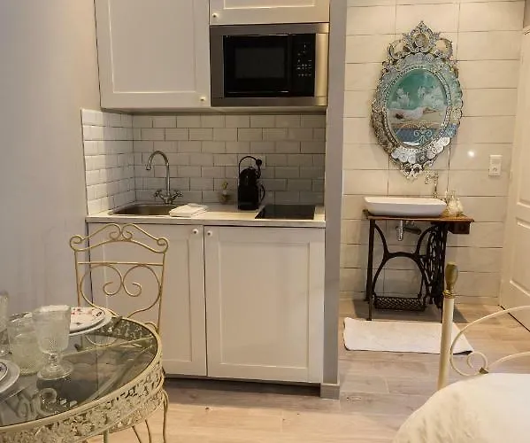 Cocoon Amoureux De * Beaune (Cote d'Or)